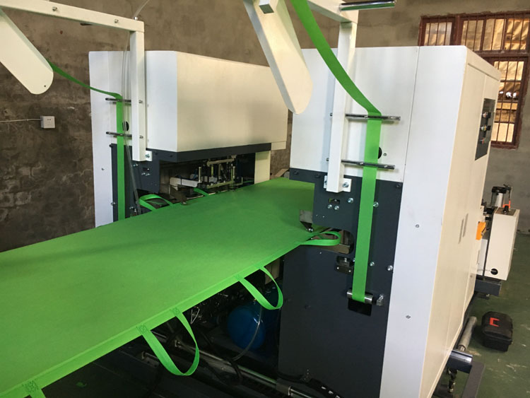 無(wú)紡布燙把機(jī)